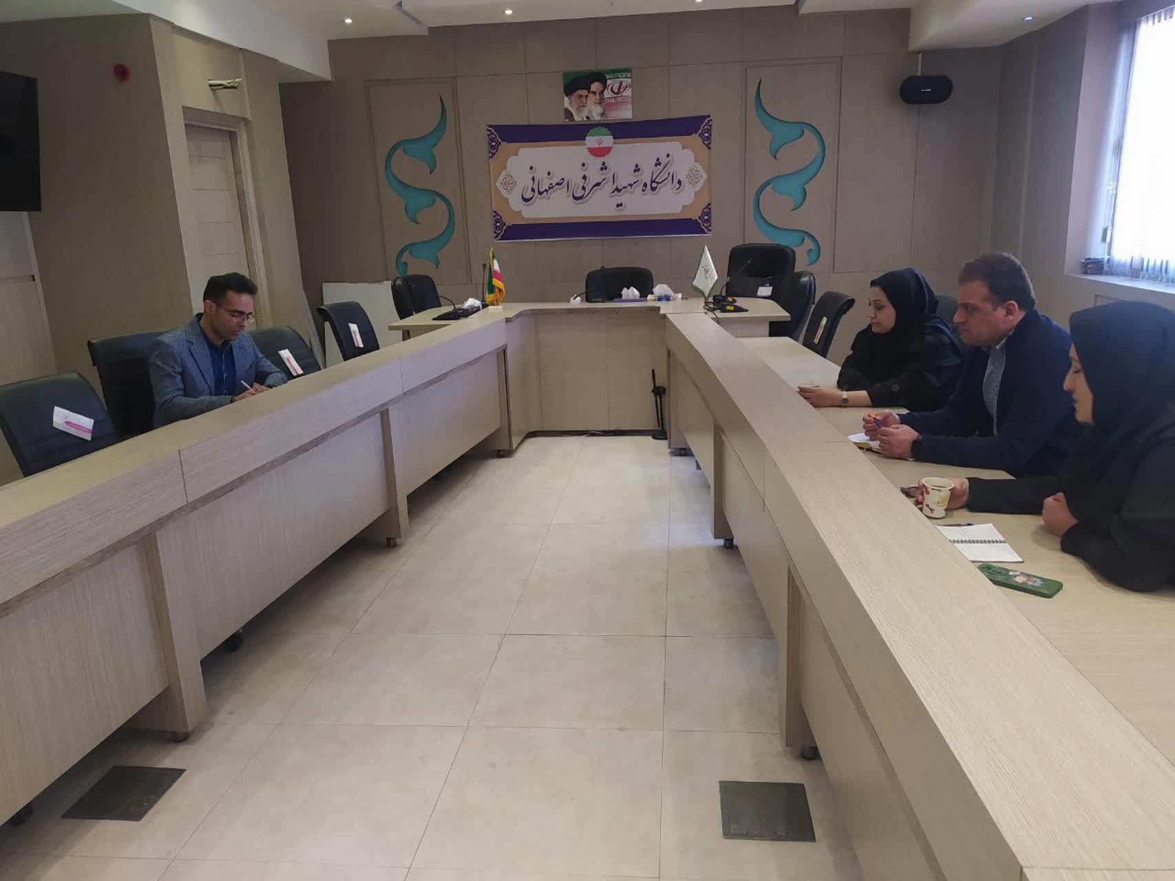 راه اندازی نشریه مشترک با نماینده دانشکده فناوری های نوین در پزشکی دانشگاه علوم پزشکی اصفهان